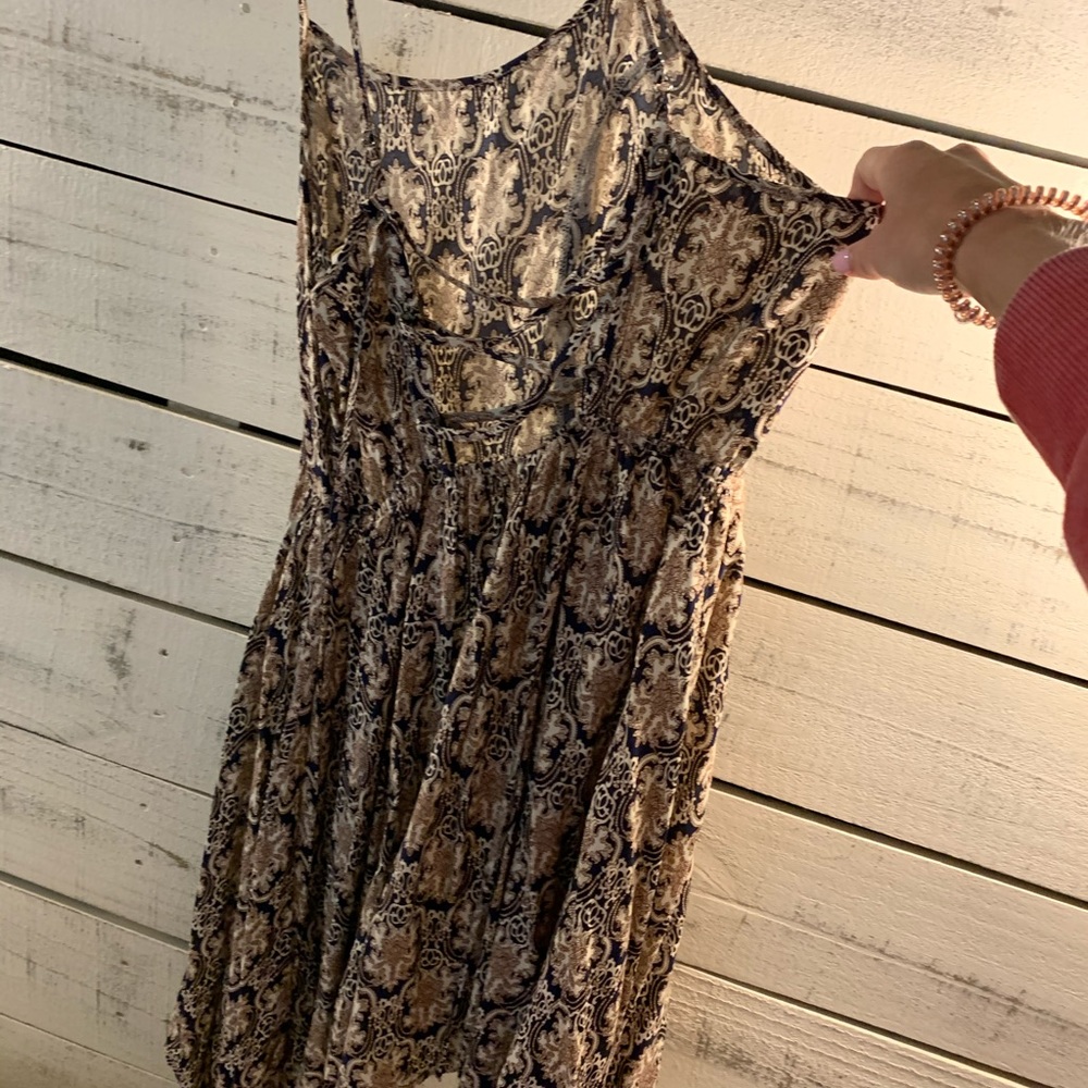 Short float dress - Picture 3 of 3